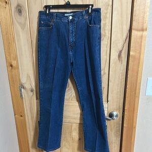 Levis 512 Perfectly Slimming Medium Wash Jeans